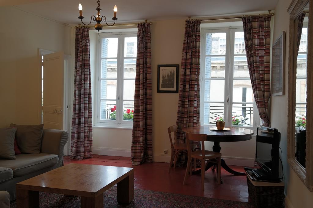 Penthouse Apartment Overlooking Place Carnot Каркассонн Екстер'єр фото